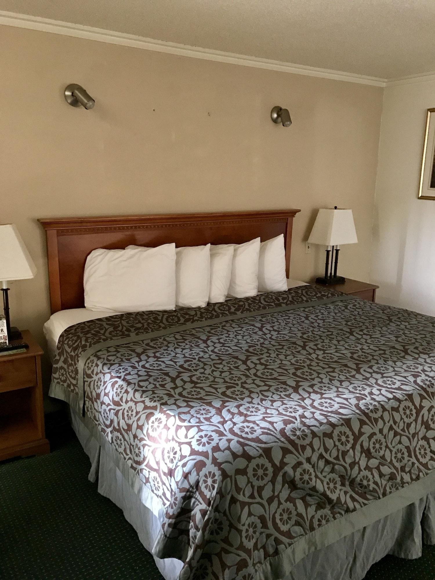 Days Inn By Wyndham ايفرت المظهر الخارجي الصورة