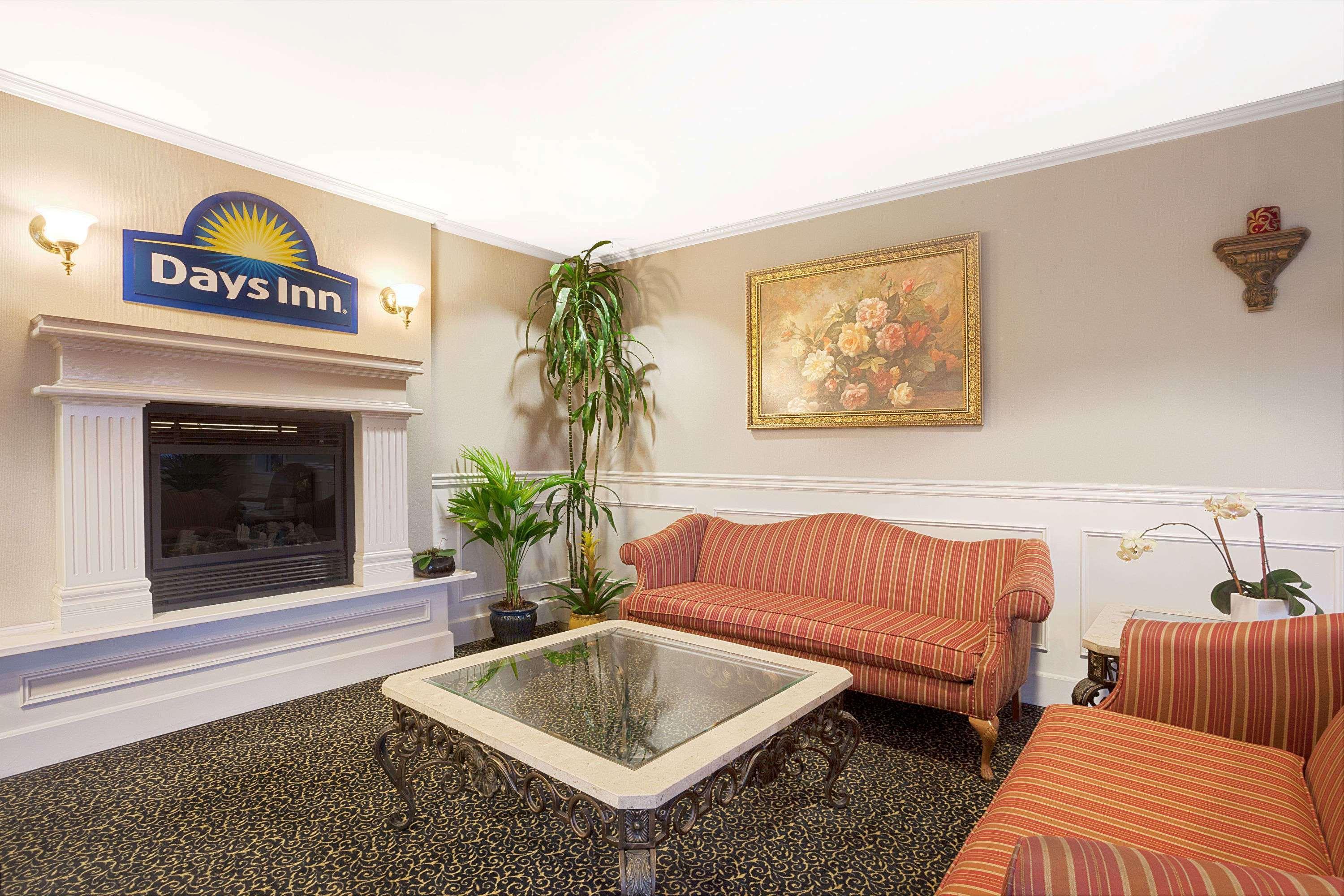 Days Inn By Wyndham ايفرت المظهر الخارجي الصورة